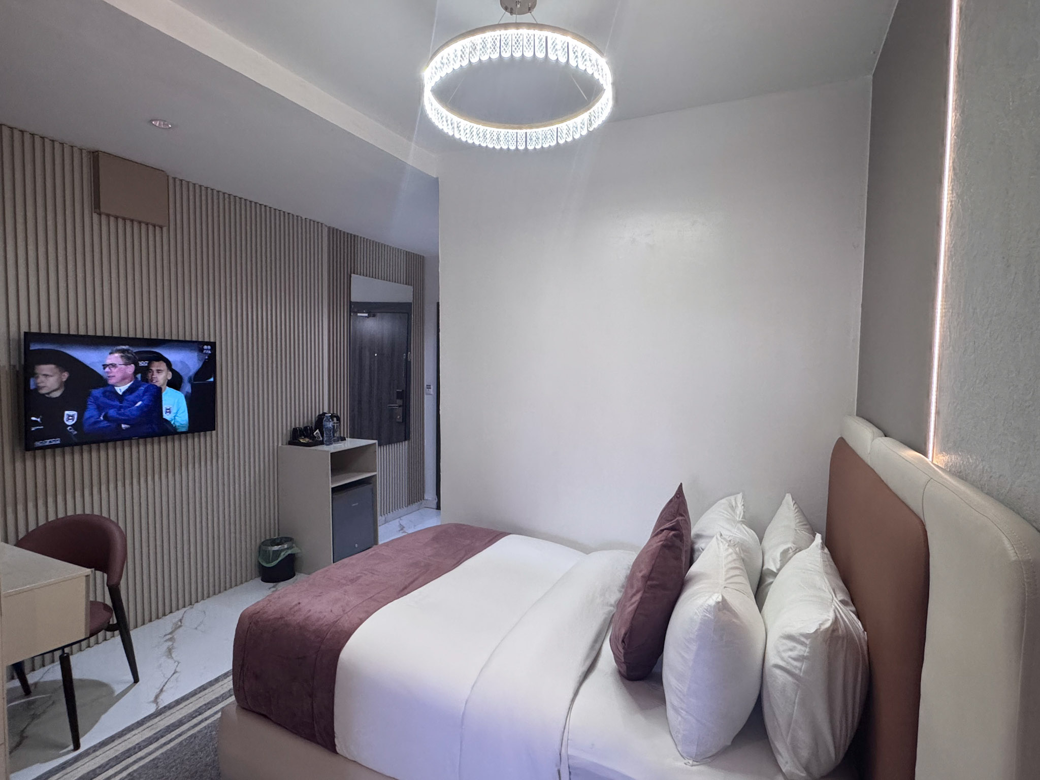 Comfort Room - 2